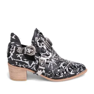 Django & Juliette Women's Hasp in Black